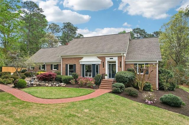 1005 16th Fairway, Sandy Springs, GA 30350