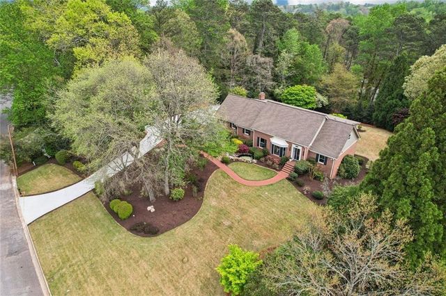 1005 16th Fairway, Sandy Springs, GA 30350