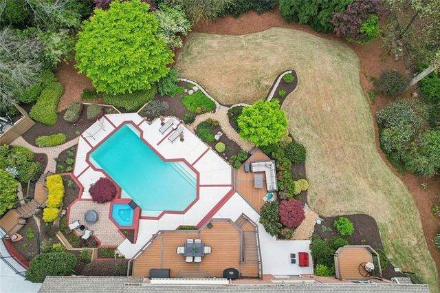 1005 16th Fairway, Sandy Springs, GA 30350