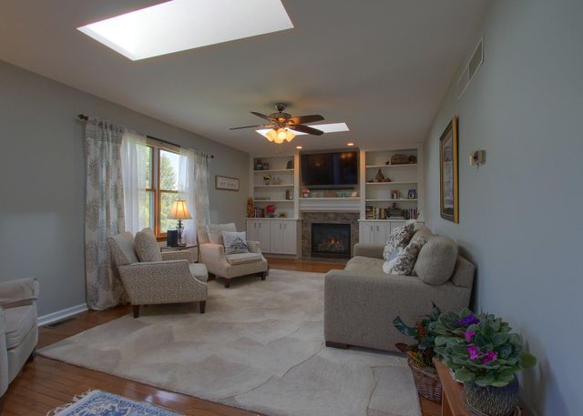 888 DAIRY CT, Harrisburg, PA 17111