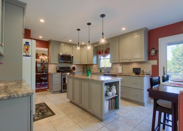 888 DAIRY CT, Harrisburg, PA 17111