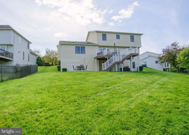 888 DAIRY CT, Harrisburg, PA 17111