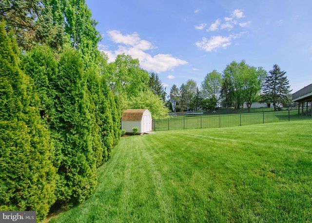 888 DAIRY CT, Harrisburg, PA 17111