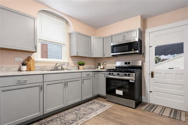 3518 7th Ave, Beaver Falls, PA 15010
