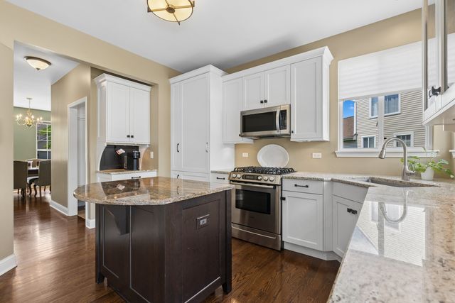 3102 Merrywell Court, Carpentersville, IL 60110