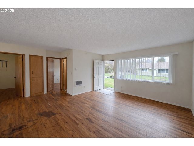 10323 Ne 58TH St, Vancouver, WA 98662