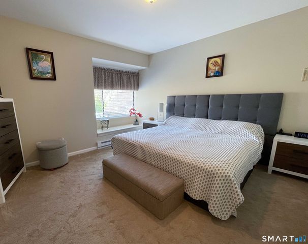 551 Heritage Village B, Southbury, CT 06488