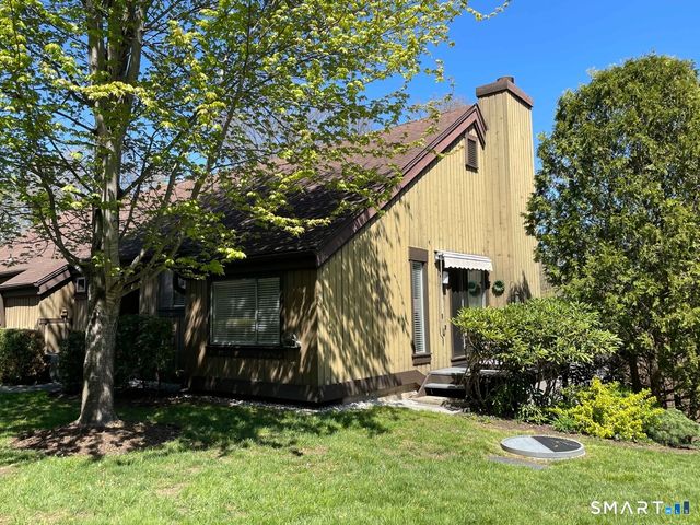 551 Heritage Village B, Southbury, CT 06488