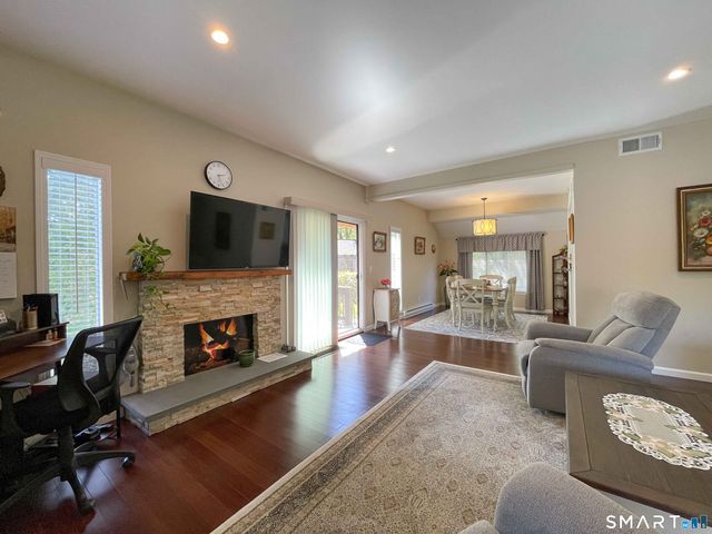 551 Heritage Village B, Southbury, CT 06488