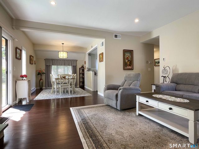 551 Heritage Village B, Southbury, CT 06488