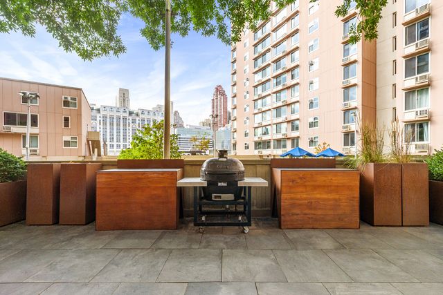 555 Main St Apt 1311, New York City, NY 10044