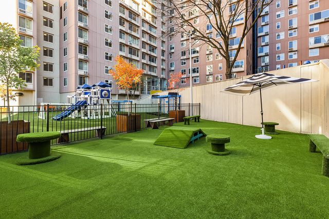 555 Main St Apt 1311, New York City, NY 10044