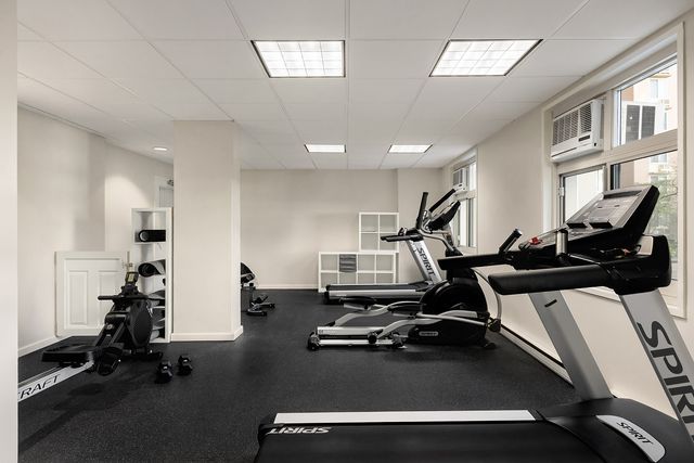555 Main St Apt 1311, New York City, NY 10044