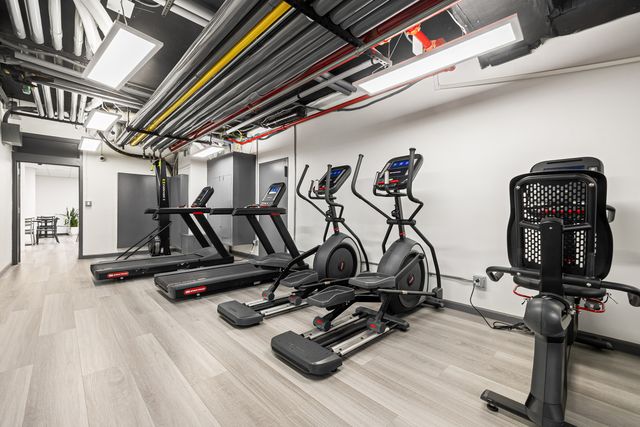 555 Main St Apt 1311, New York City, NY 10044
