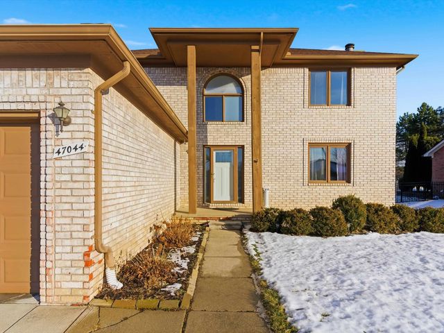 47044 Pamela Drive, Macomb, MI 48044