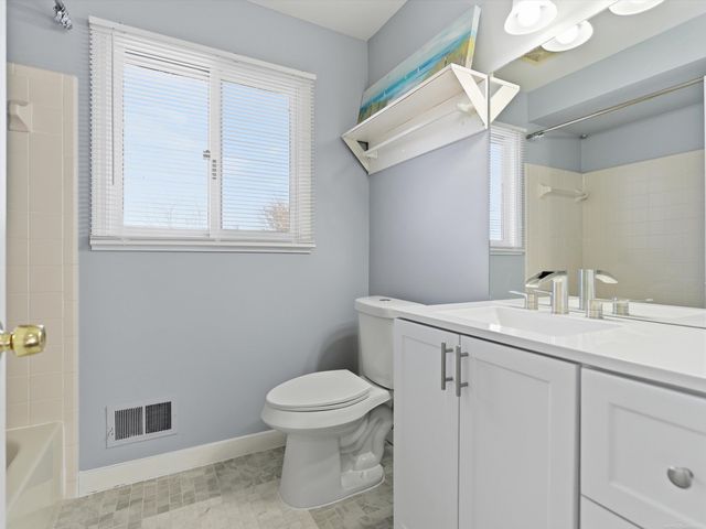 47044 Pamela Drive, Macomb, MI 48044