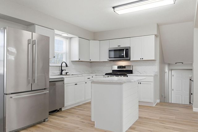 223 SARAZEN CT, Columbia, MO 65202