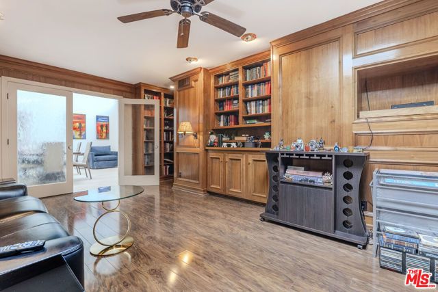 2637 Angelo Drive, Los Angeles, CA 90077