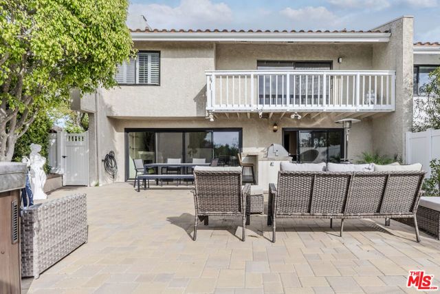 2637 Angelo Drive, Los Angeles, CA 90077
