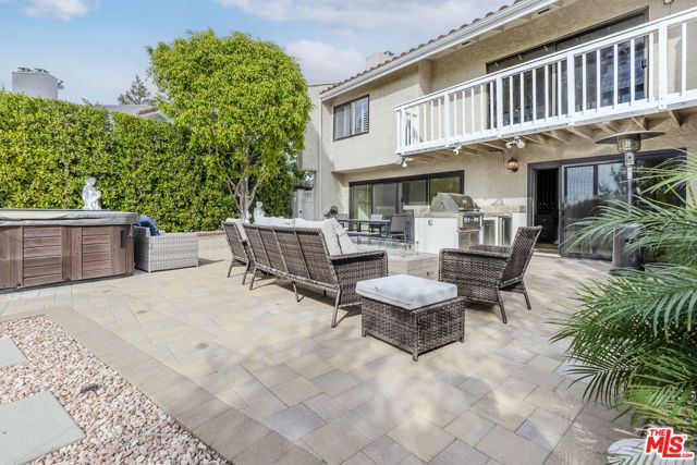 2637 Angelo Drive, Los Angeles, CA 90077