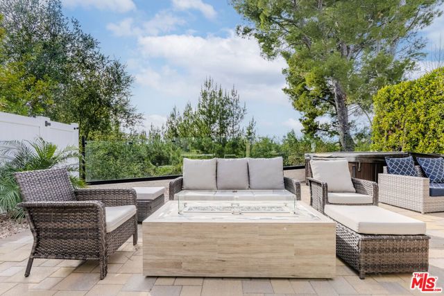 2637 Angelo Drive, Los Angeles, CA 90077