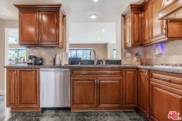 2637 Angelo Drive, Los Angeles, CA 90077