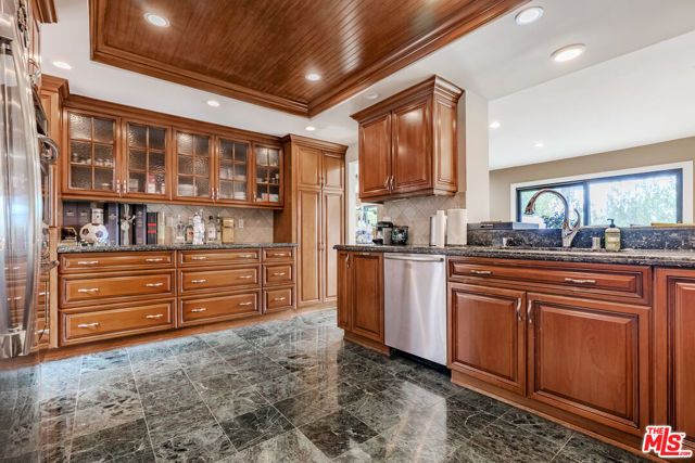 2637 Angelo Drive, Los Angeles, CA 90077