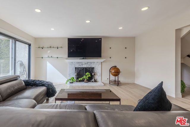 2637 Angelo Drive, Los Angeles, CA 90077