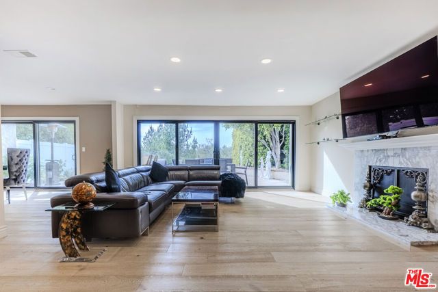 2637 Angelo Drive, Los Angeles, CA 90077