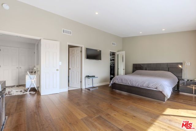 2637 Angelo Drive, Los Angeles, CA 90077