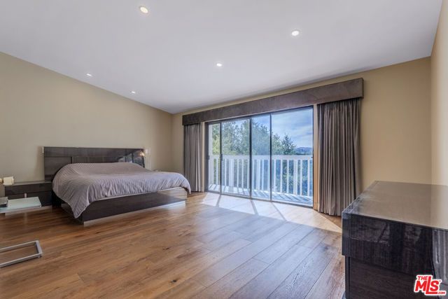 2637 Angelo Drive, Los Angeles, CA 90077