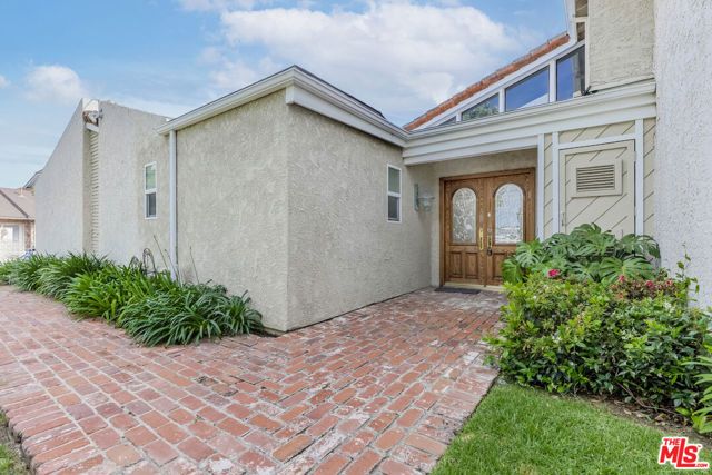 2637 Angelo Drive, Los Angeles, CA 90077