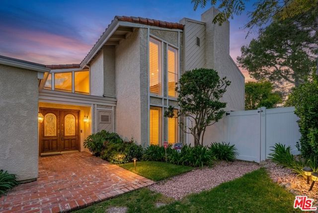 2637 Angelo Drive, Los Angeles, CA 90077