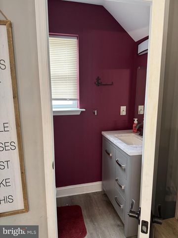 401 W RED BANK AVE, West Deptford, NJ 08096