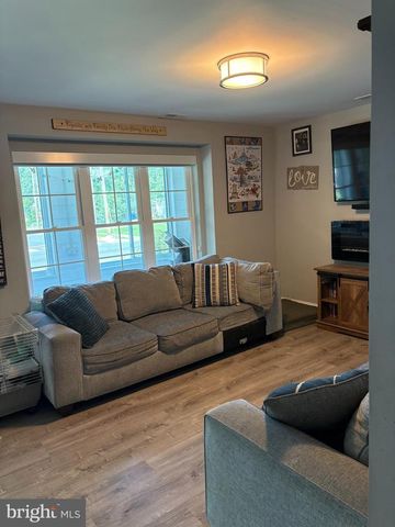 401 W RED BANK AVE, West Deptford, NJ 08096