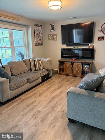 401 W RED BANK AVE, West Deptford, NJ 08096
