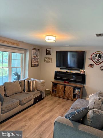 401 W RED BANK AVE, West Deptford, NJ 08096