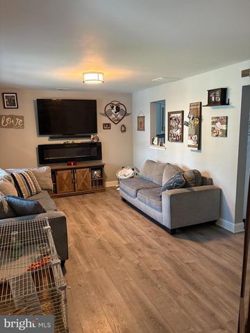 401 W RED BANK AVE, West Deptford, NJ 08096