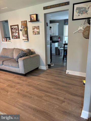 401 W RED BANK AVE, West Deptford, NJ 08096