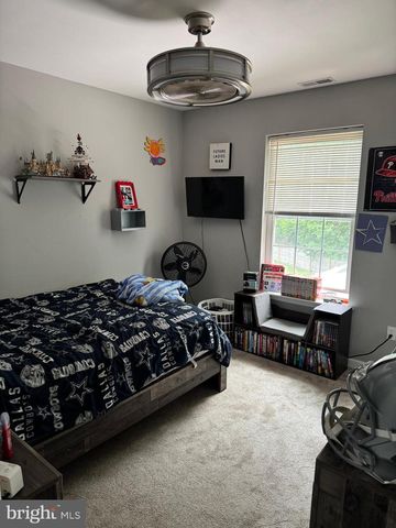 401 W RED BANK AVE, West Deptford, NJ 08096