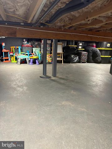 401 W RED BANK AVE, West Deptford, NJ 08096