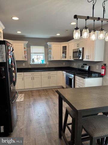 401 W RED BANK AVE, West Deptford, NJ 08096