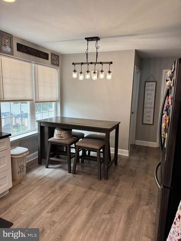 401 W RED BANK AVE, West Deptford, NJ 08096