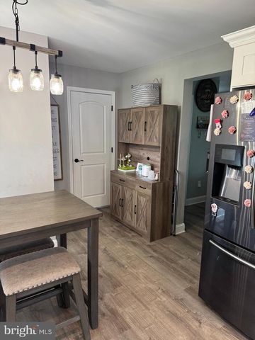 401 W RED BANK AVE, West Deptford, NJ 08096