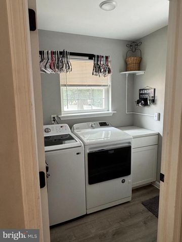 401 W RED BANK AVE, West Deptford, NJ 08096