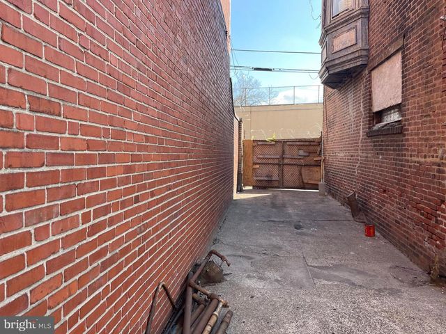 -1729-33 GAYUGA ST W, Philadelphia, PA 19140
