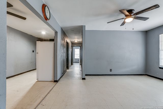 2927 Lasses, San Antonio, TX 78223