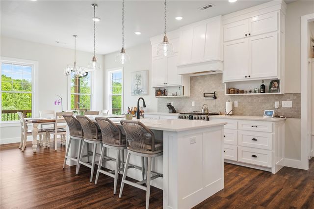 2103 NE Chaucer Street, Bentonville, AR 72712