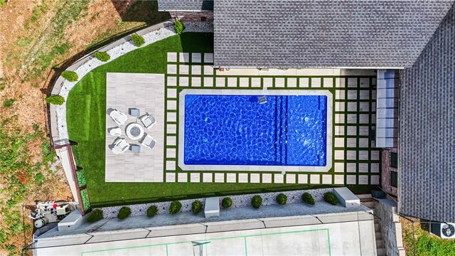 2103 NE Chaucer Street, Bentonville, AR 72712