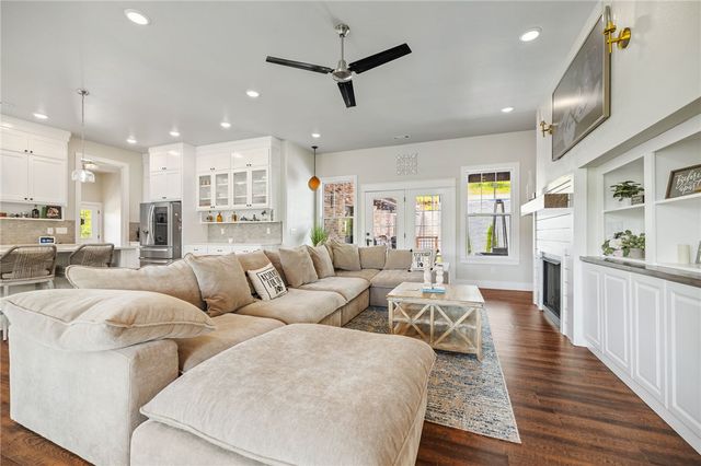 2103 NE Chaucer Street, Bentonville, AR 72712